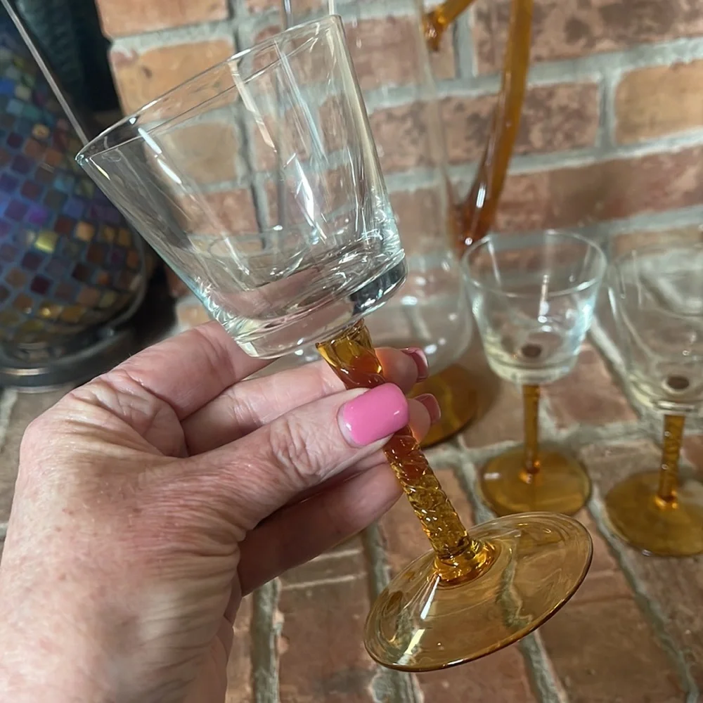 Stunning MCM Mid-Century Tall Pitcher w/ Amber Applied Glass Handle & 4 Glasses